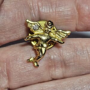 *Sale* Vintage Gold Tone April Birthstone Clear Rhinestone Guardian Angel Pin